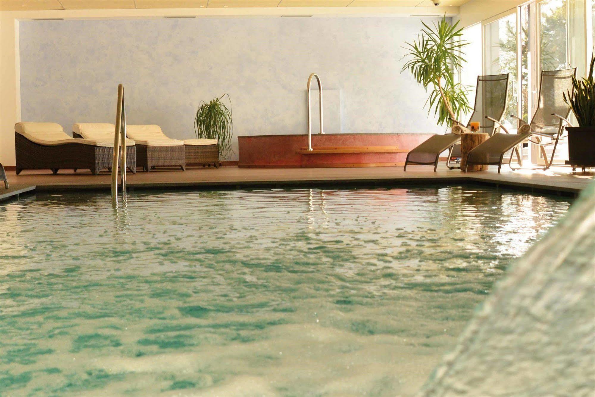 The Vista 3*